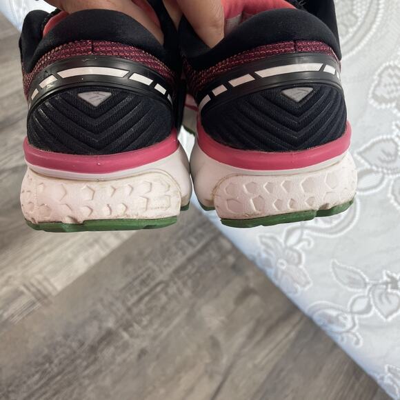 Brooks Ghost 11 Red Running Shoes Womens size 7 B medium - Picture 6 of 16